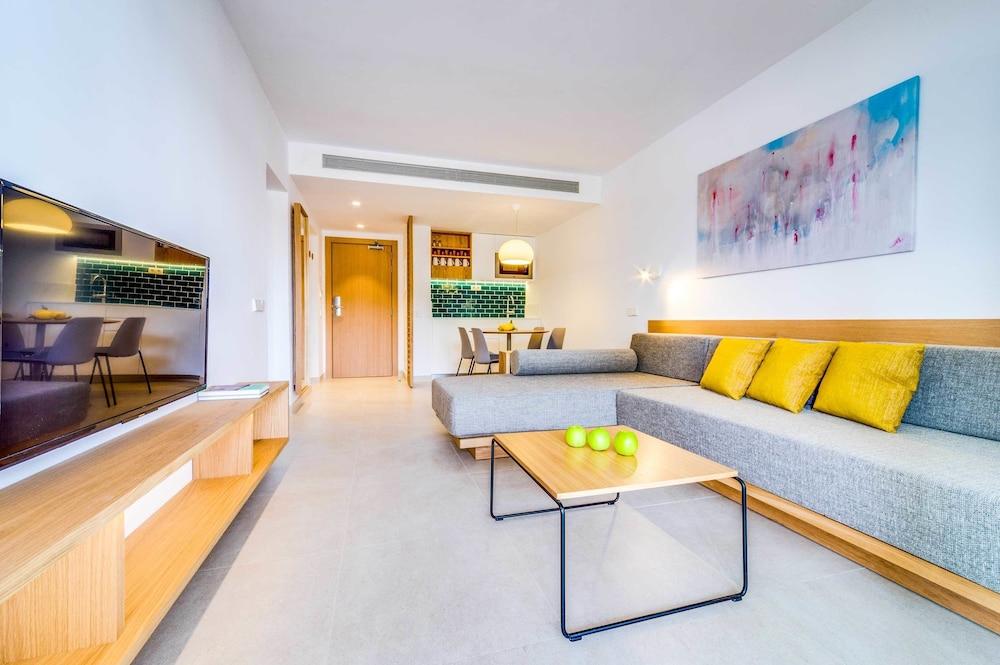 Lägenhetshotell Inturotel Cala Azul 3*