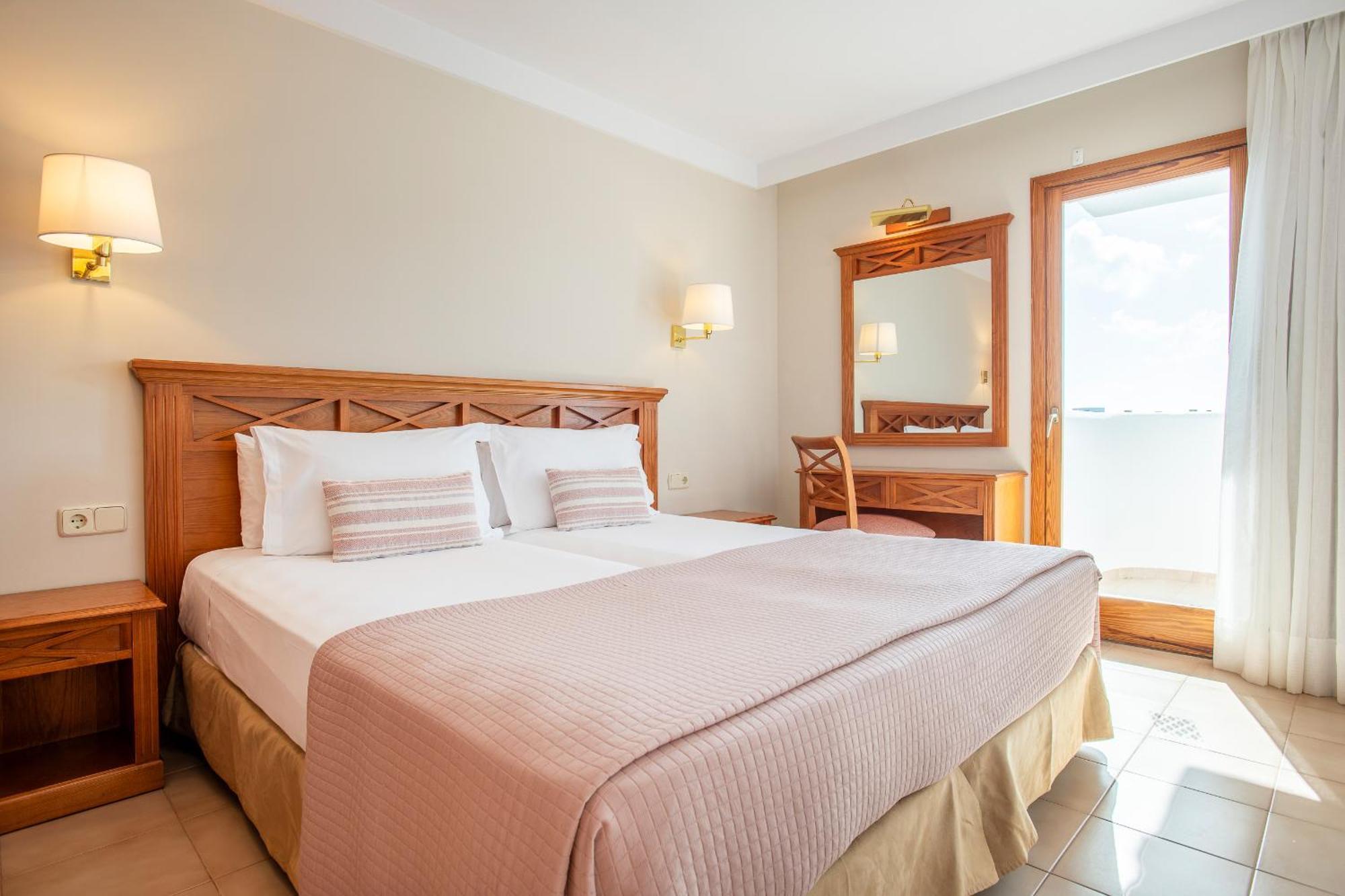 Lägenhetshotell Inturotel Cala Azul 3*